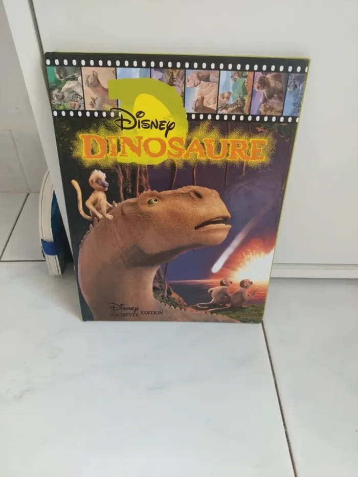 Livre Dinausore Disney - photo numéro 3