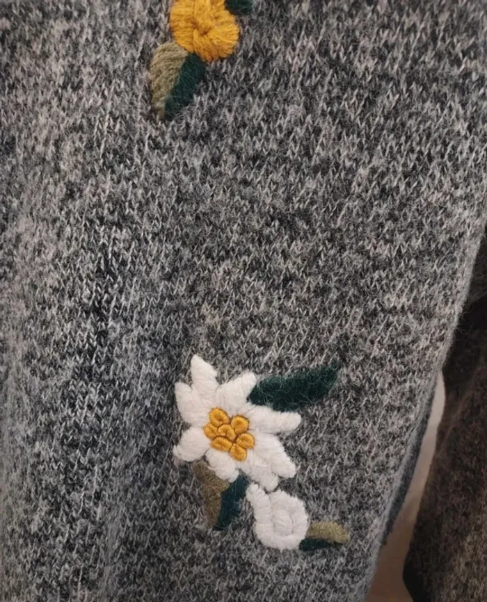 Superbe pull avec laine effet vintage - photo numéro 2