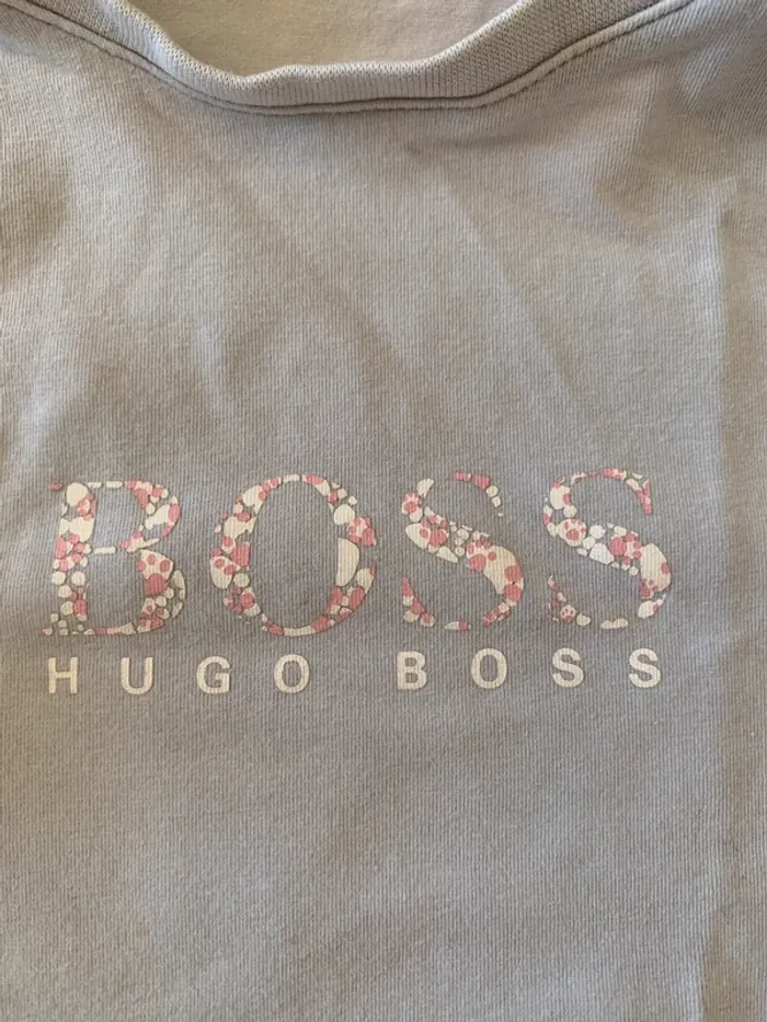 T-shirt manches longues Hugo boss taille 3 ans - photo numéro 2