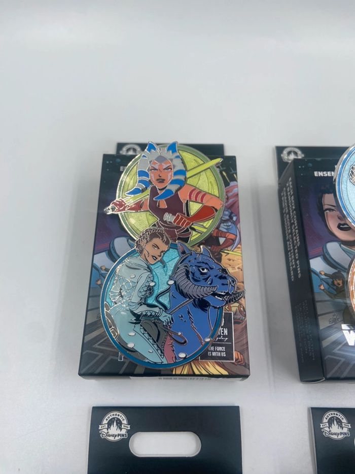 Collection Complète - Star Wars Women of the Galaxy Mystery Pins (2023) - photo numéro 2