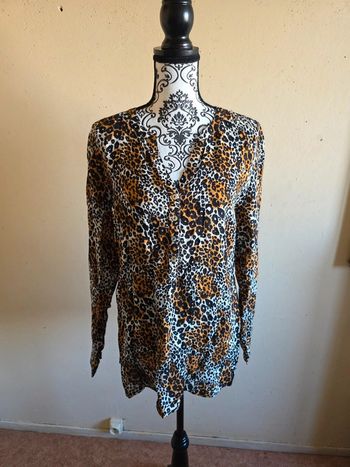 Blouse léopard 🐆  femme T : 38/40