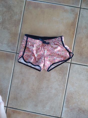 Short decathlon taille 5/6 ans