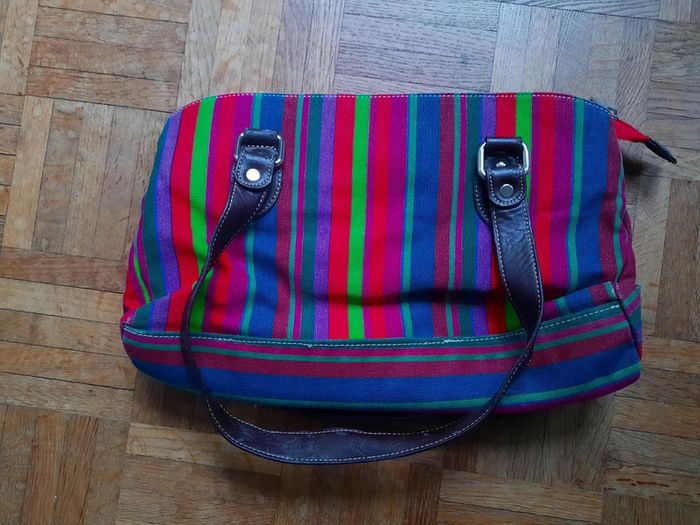Sac à main multicolore - Marque Fuchsia Paris.