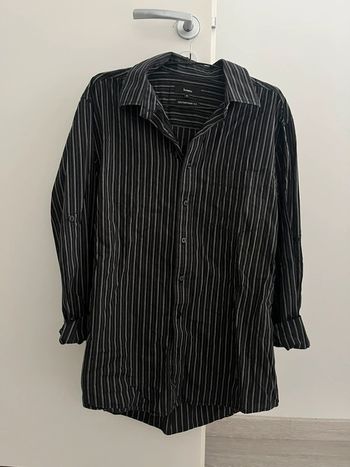 Chemise noire et blanche à rayures