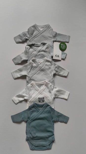Pack de 5 bodies nouveau né C&A