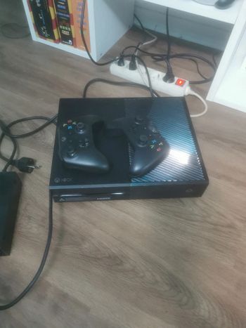 Xbox one +2 manettes