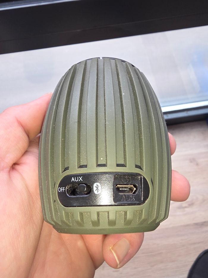 Haut parleur Phillips Grenade - photo numéro 4