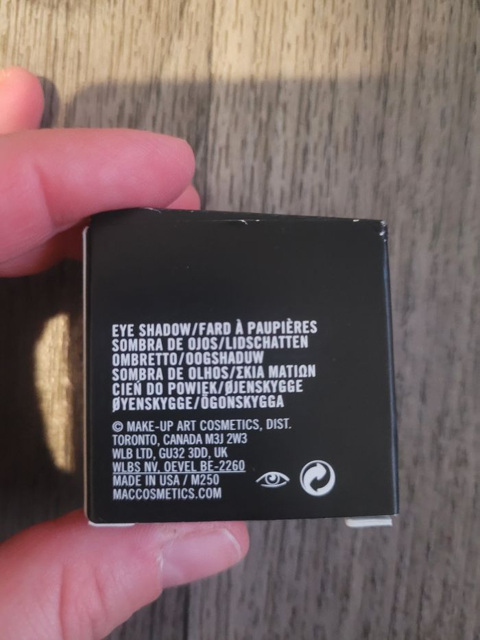 Fard à paupiéres tiente taupe MAC💕 - photo numéro 2