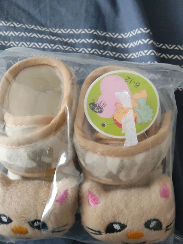 Petits chaussons 6/12 mois - photo numéro 2