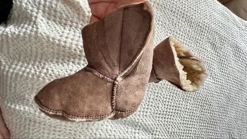 Chaussons bébé peau d’agneau taille 19