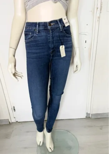 Jean Levi’s Mile High Super Skinny – Taille 26/32 – Bleu brut – Neuf avec étiquette