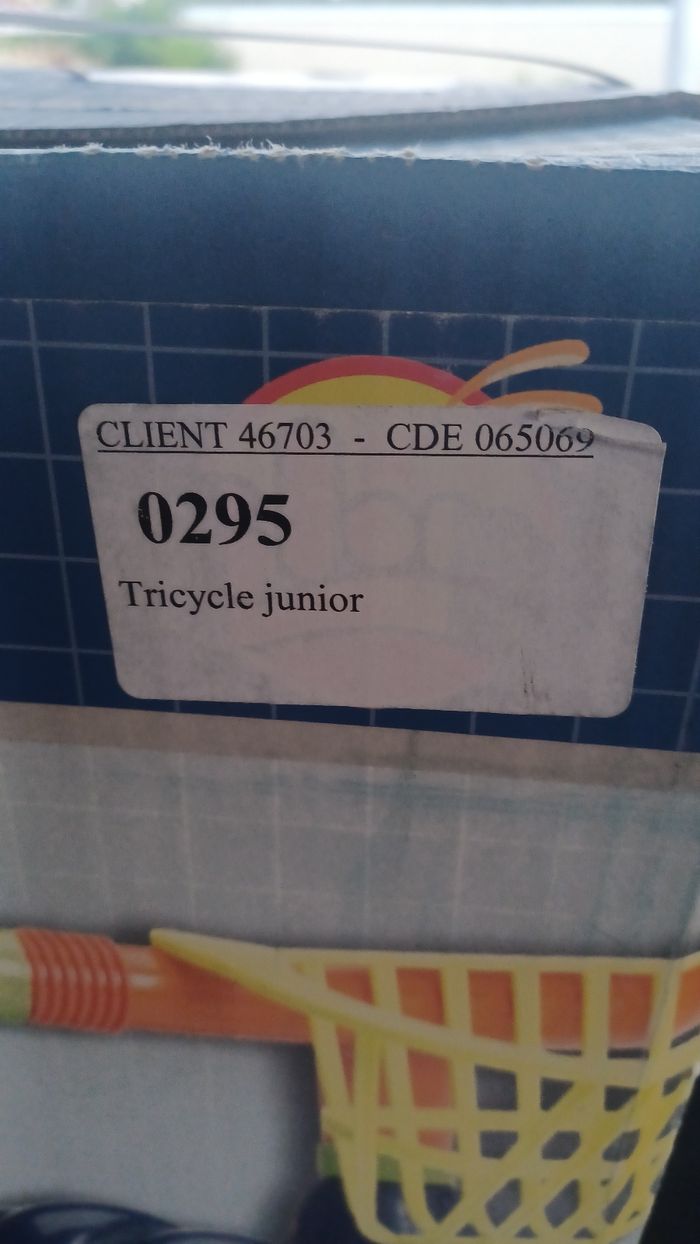 Tricycle enfant 3/ 4 ans neuf jamais servis jouet club entreprise - photo numéro 3