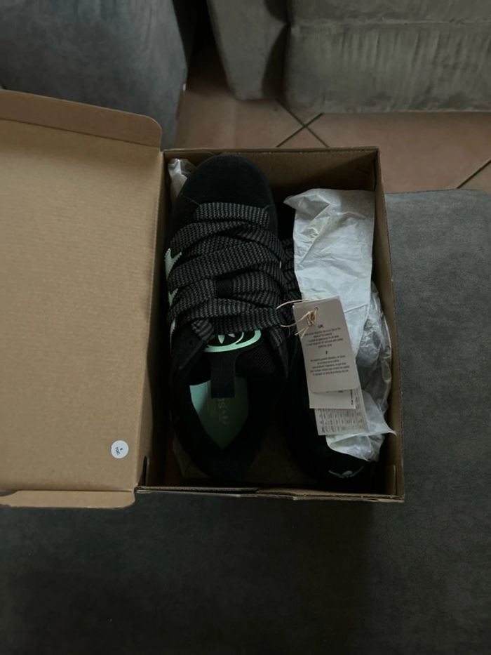 Baskets Adidas Campus noires et turquoise