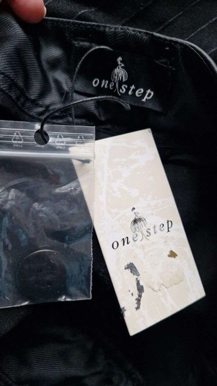 Pantalon à rayures. - photo numéro 4