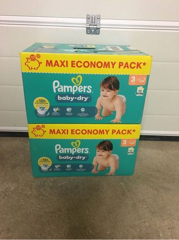 Couches Pampers baby dry taille 3
