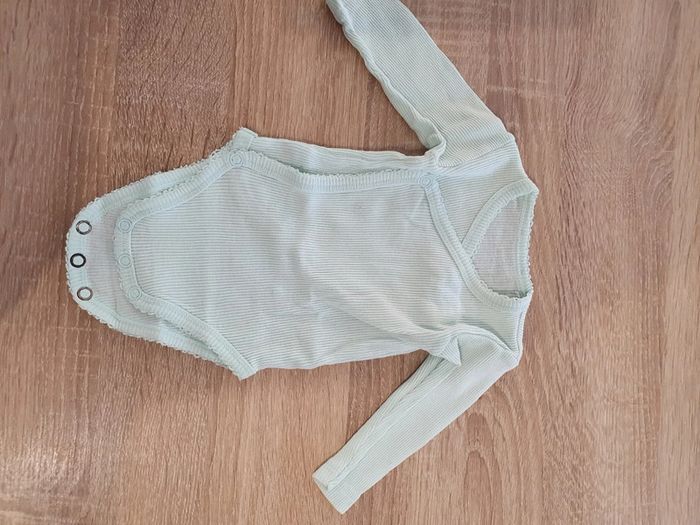 2 body bébé naissance 0 mois - photo numéro 2