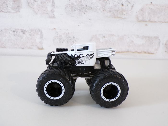 Monster Trucks - Hot Wheels - Hotwheels - Bone Shaker (J14) - photo numéro 2