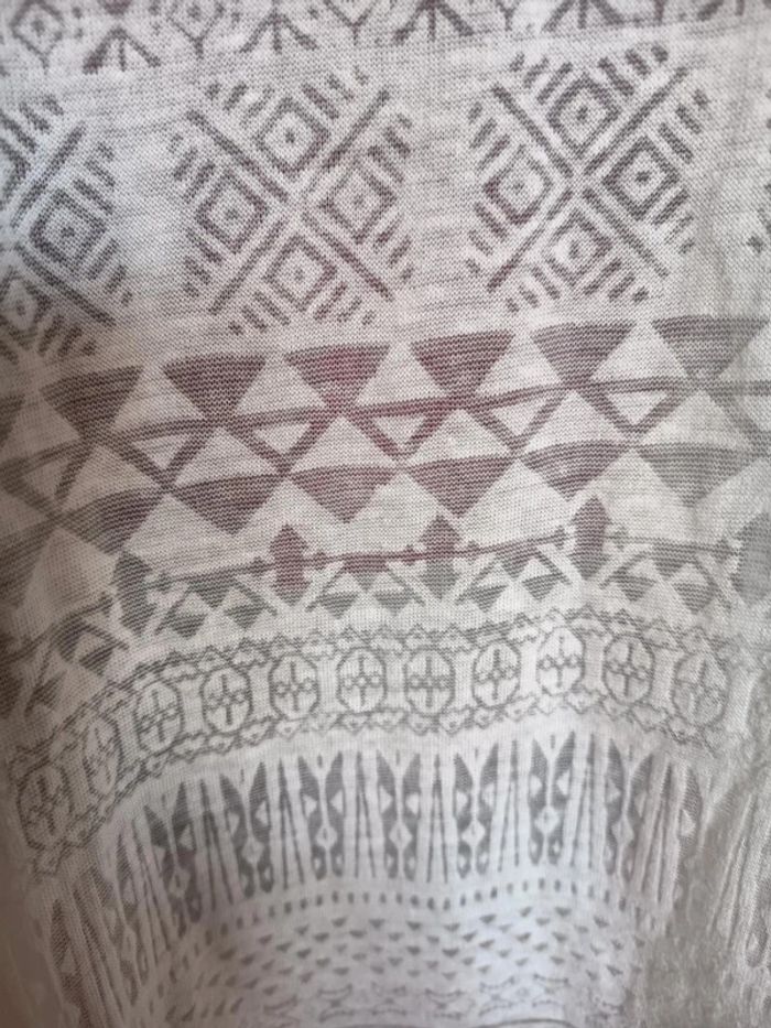 Tee-shirt a bretelles. Marque Émoi. (A39) - photo numéro 2