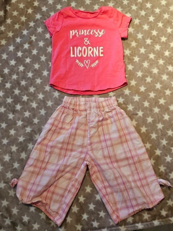 Lot pantalon et t-shirt fille 12 mois