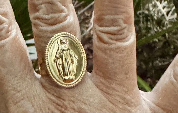 Bague réglable grosse médaille vierge en relief acier inoxydable or - photo numéro 5