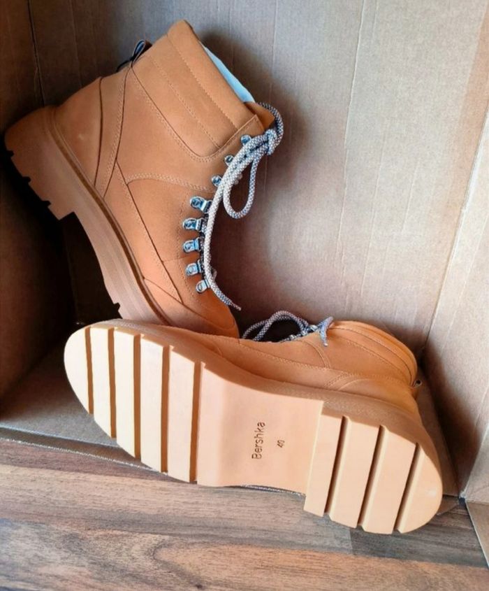Chaussures T40 Bershka camel neuves - photo numéro 2