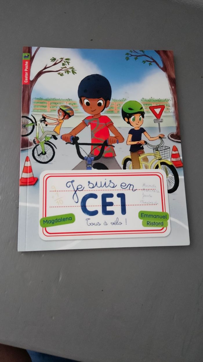 Tous à  vélo ( je suis en ce1)