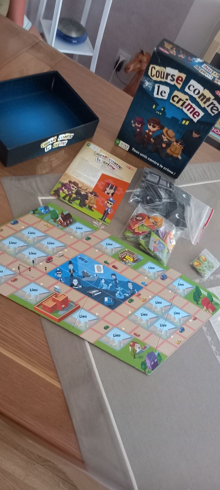 Jeu de société course contre le crime - photo numéro 1