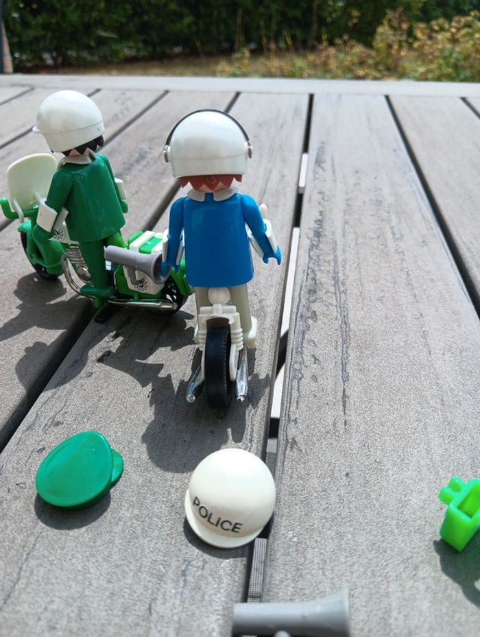 Lot de 2 playmobils policiers vintage - photo numéro 8