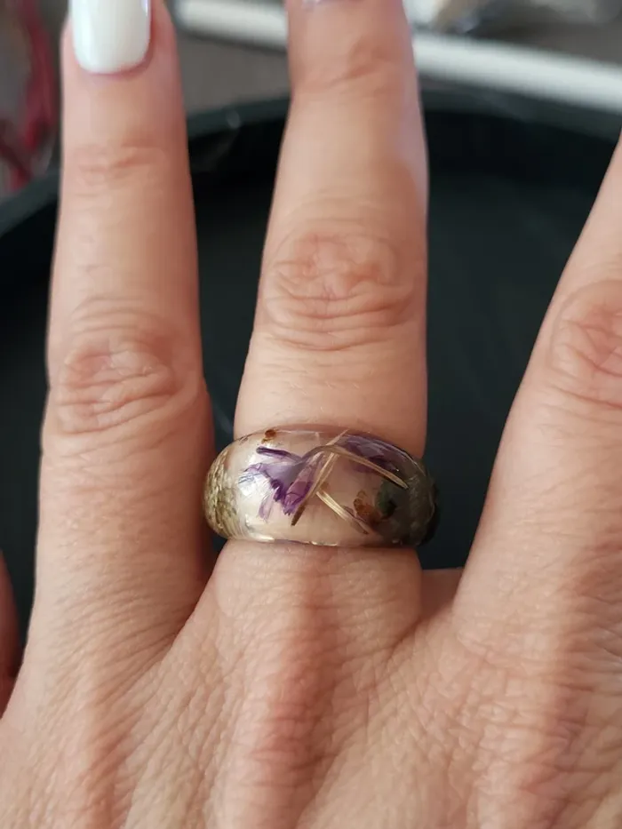 Bague en résine avec fleurs séchées Marguerite violet Taille 57 18.1 mm - photo numéro 3