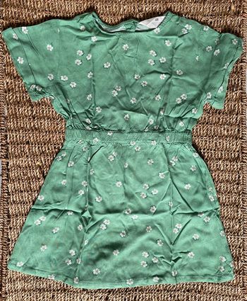 Robe verte pâquerettes