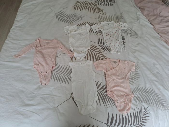 Lot de body bébé fille
