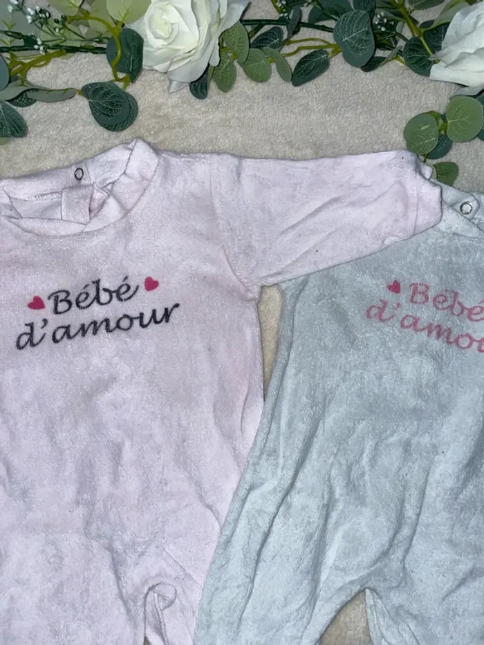 Lot 2 pyjamas velours 6mois - photo numéro 2