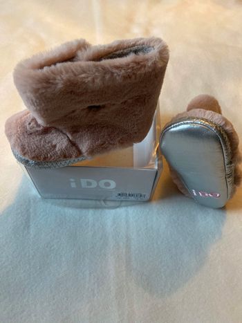 Vend bottes fourrure IDO neuves taille 19