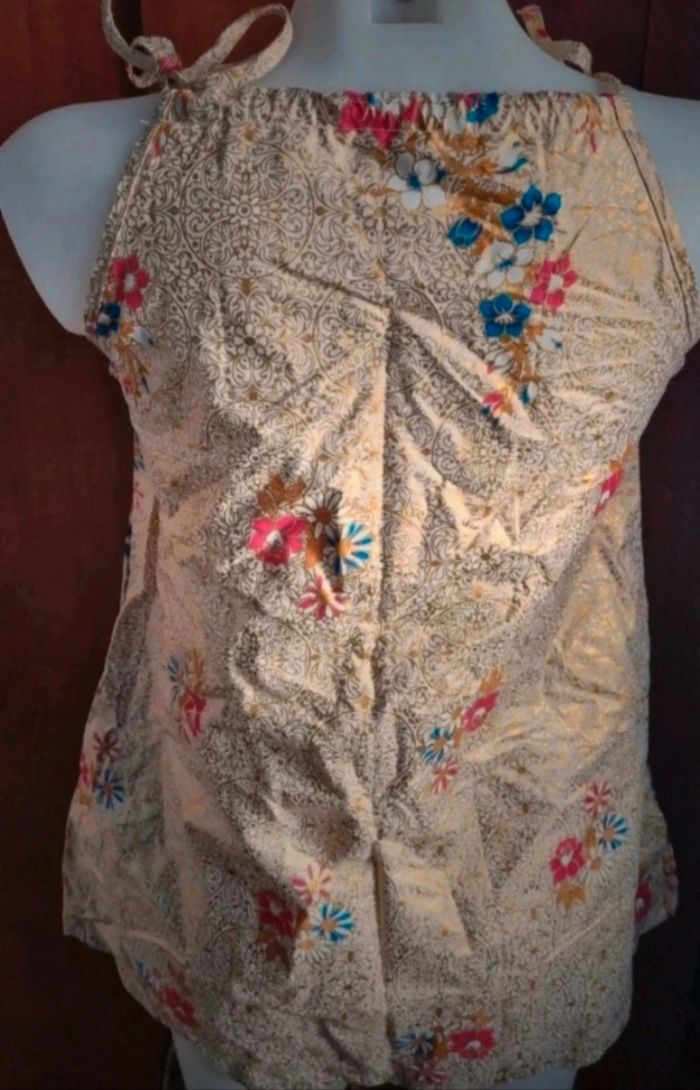 Top motif fleur taille 38/40 - photo numéro 7