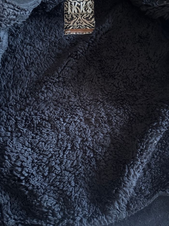 Vends gilet fourre ikks noir 4 ans très bon état - photo numéro 3