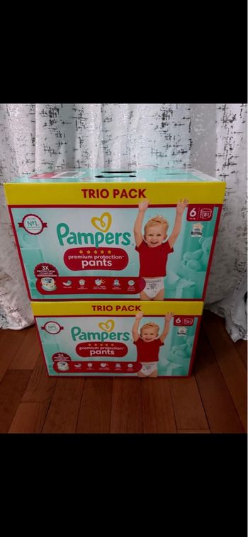 Lot de 2 cartons de couches Pampers taille 6