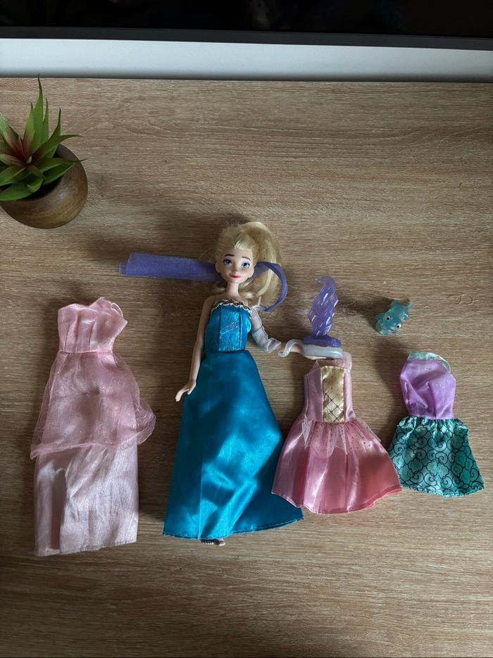 Lot poupée Elsa Reine des neiges 2 parlante lumière bruni - photo numéro 5