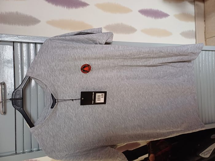 3 tee shirts dont 1 neuf pour hommes Taille M - photo numéro 2