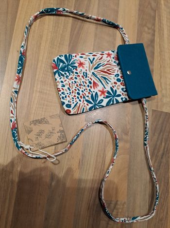 Pochette bandoulière pour téléphone NEUF