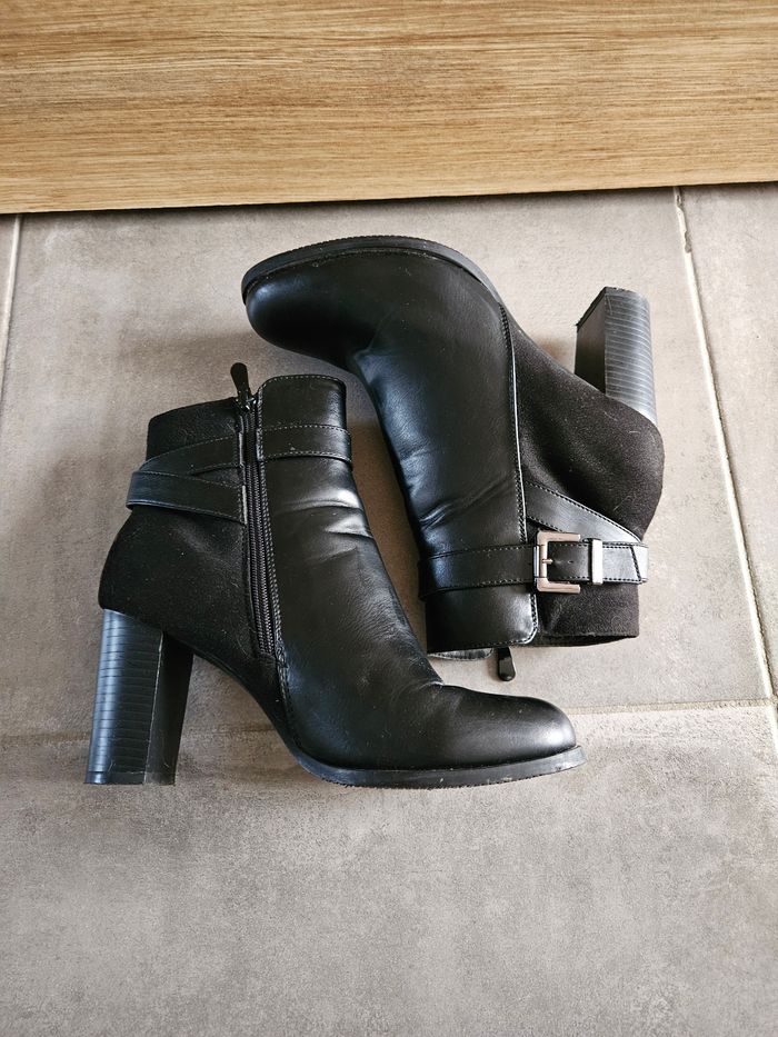 Paire de bottines noires a talon - Taille 40 - Très bon etat - photo numéro 3