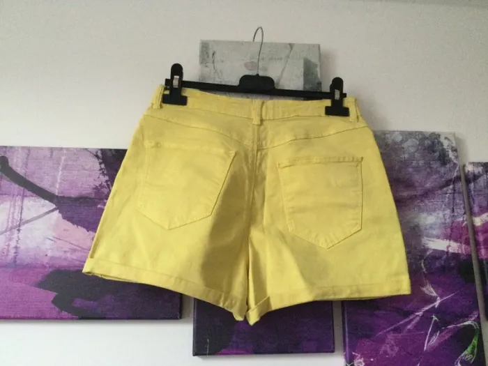 Short jaune mom taille xs ou 14 ans - photo numéro 2