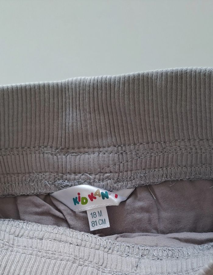 Lot de 2 pantalons fille Kiabi 18 mois - photo numéro 4