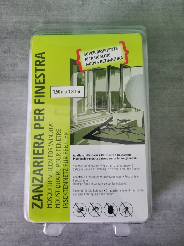 Moustiquaire pour fenêtre et velux