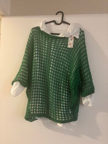 Ensemble chemise et pull à trous