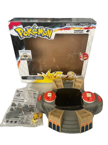Pokémon Battle Arena Pikachu Vs Baggiguane Tomy