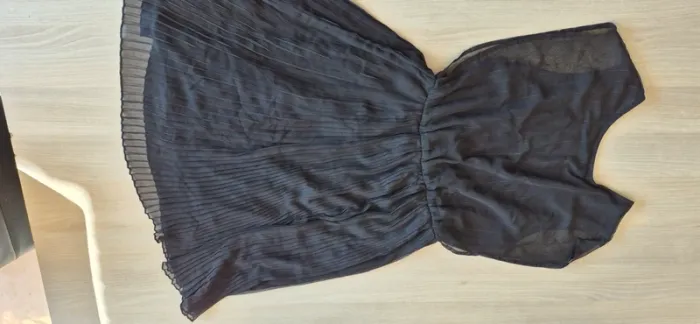 Robe noire dos nu - photo numéro 5