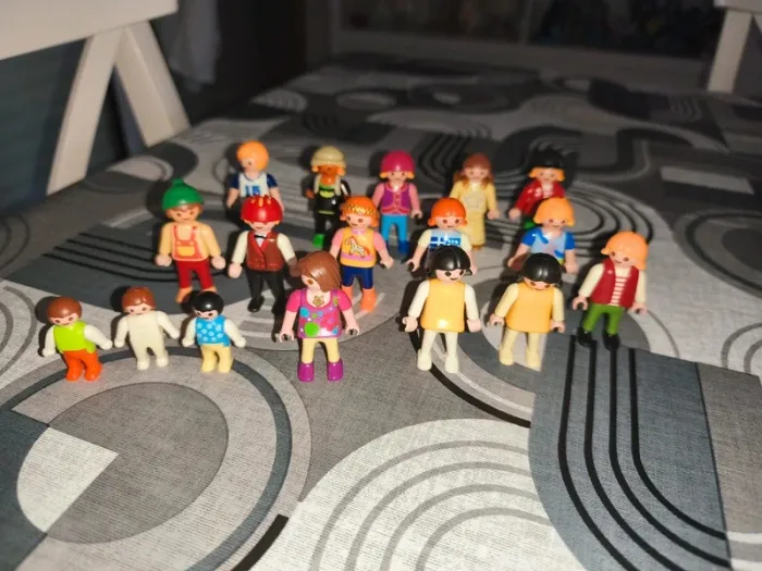 Lot figurines playmobil enfants
