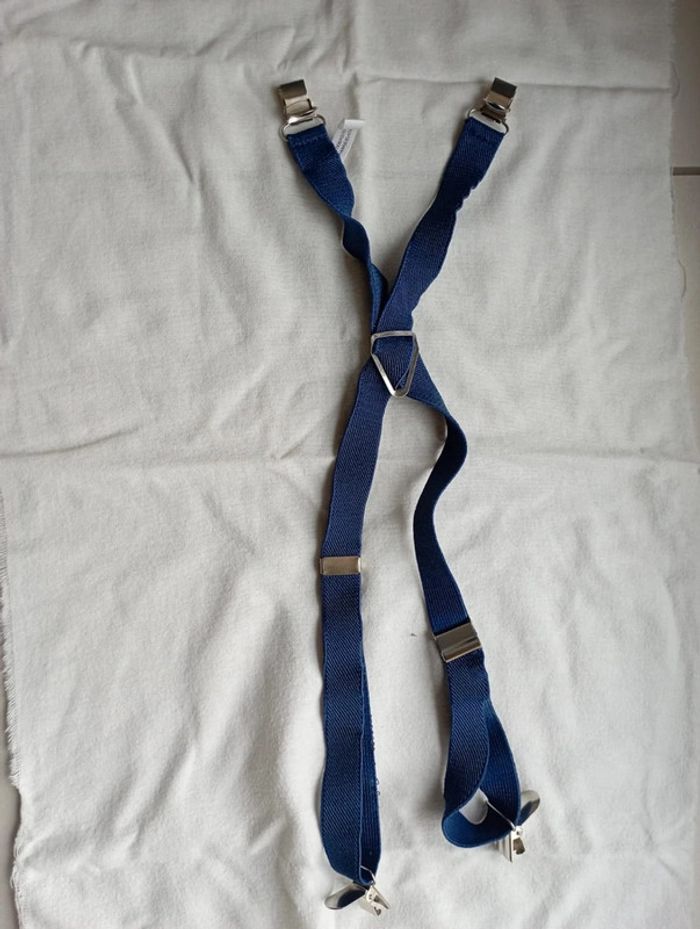 Bretelles bleues 2 ans