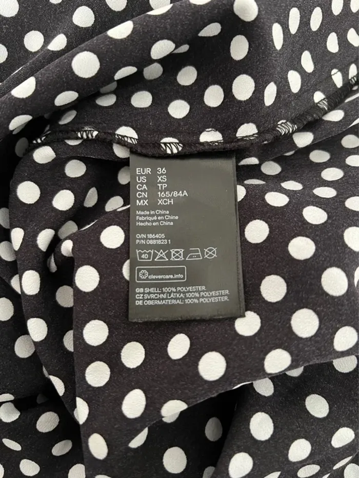 Robe babydoll manches longues noire à pois blancs H&M - photo numéro 13