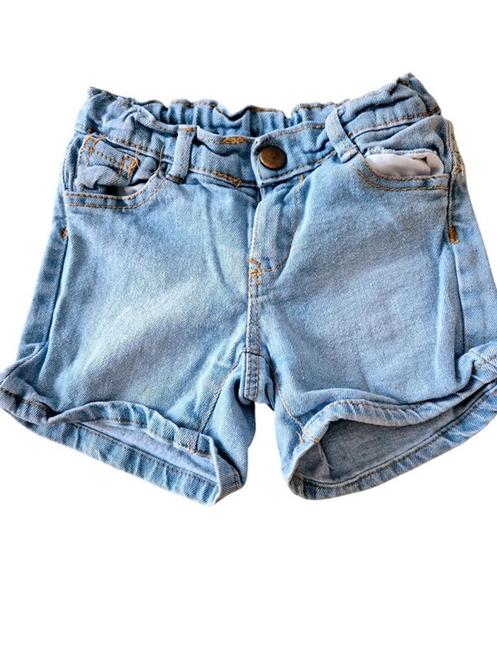 Short fille